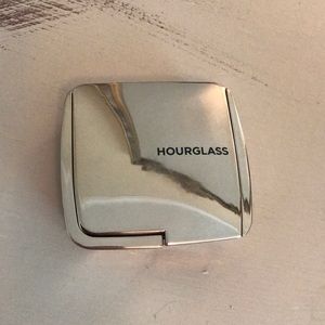 Hourglass Nude Bronze Light